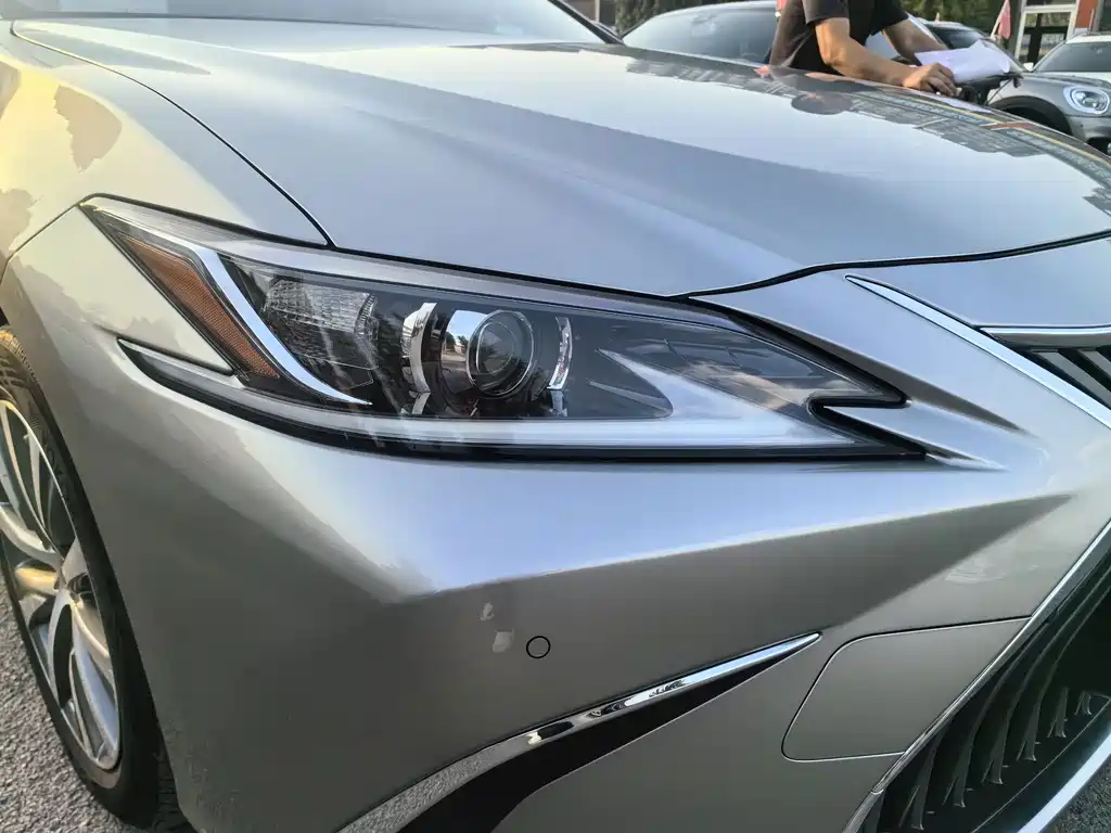 Lexus ES — миниатюра 3