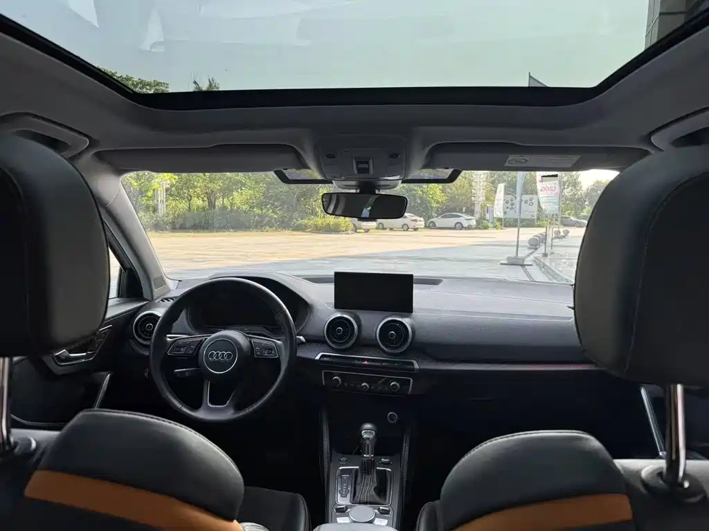 Audi Q2L e-tron — миниатюра 8