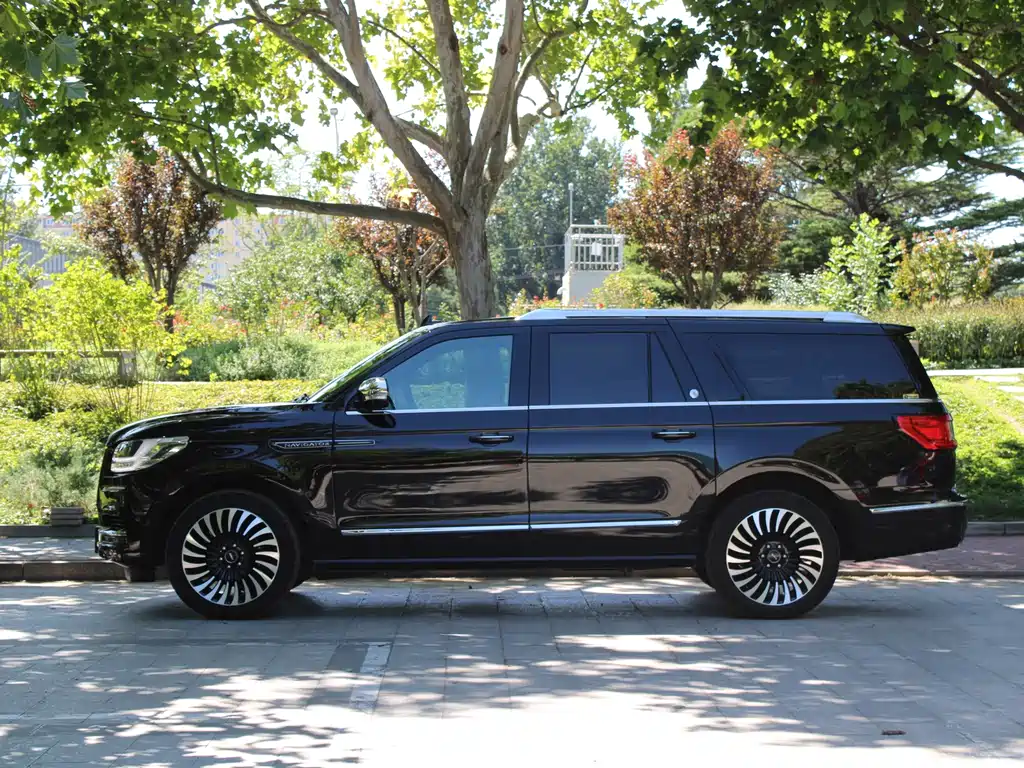Lincoln Navigator — миниатюра 7