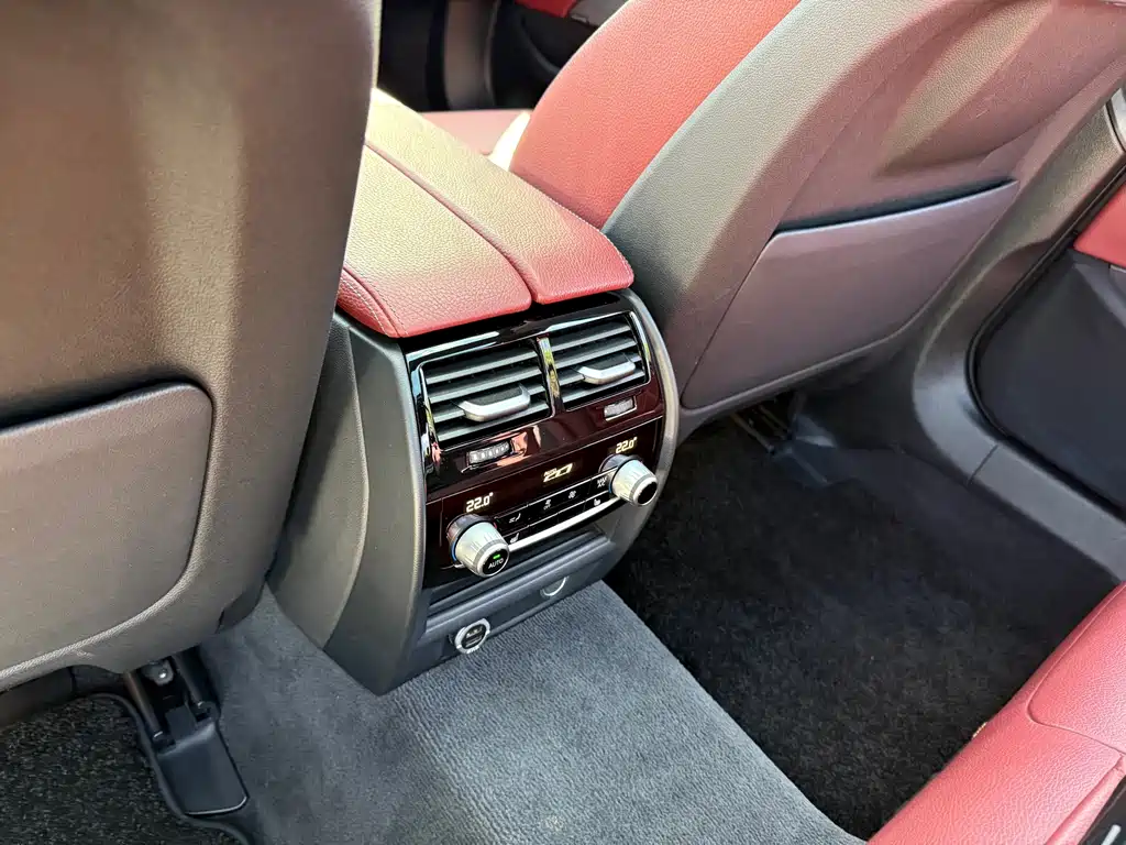 BMW 5 Series — миниатюра 22
