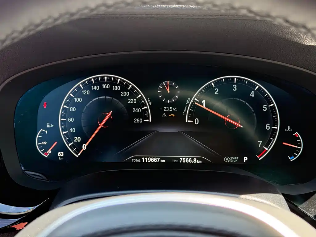 BMW 5 Series — миниатюра 24