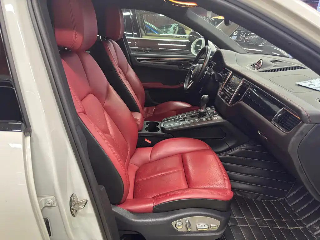 Porsche Macan — миниатюра 9