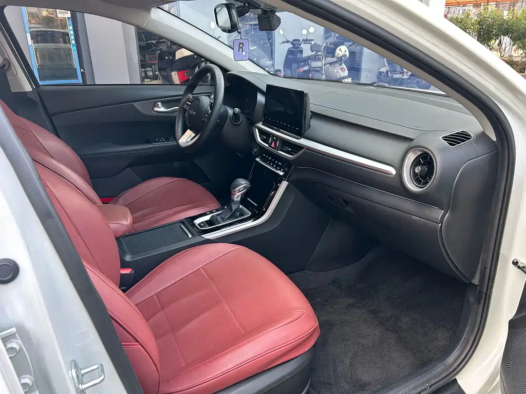 Kia K3 — миниатюра 8