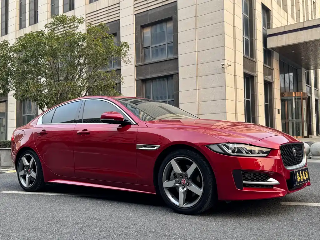 Jaguar XE 2015 2.0T 200PS R-Sport