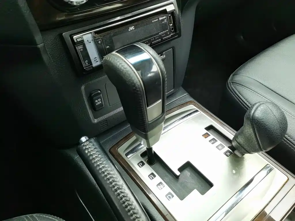 Mitsubishi Pajero (Import) — миниатюра 15