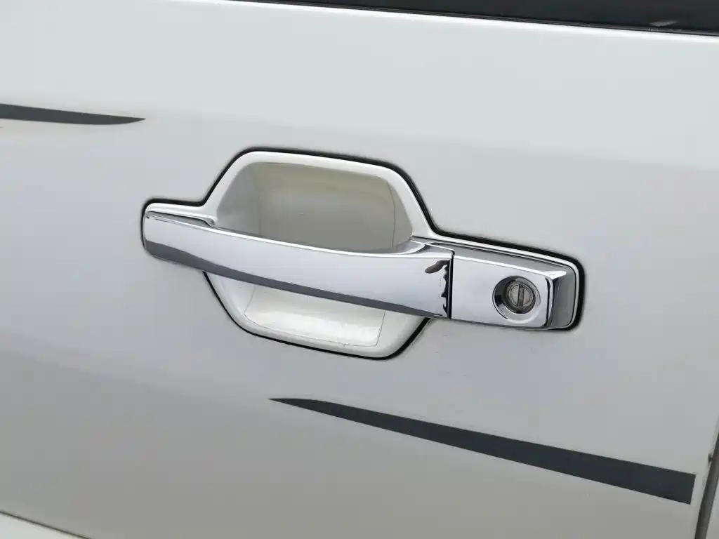 Mitsubishi Pajero (Import) — миниатюра 18