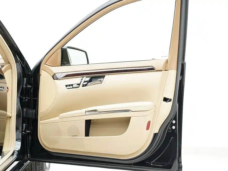 Mercedes-Benz S-Class — миниатюра 24
