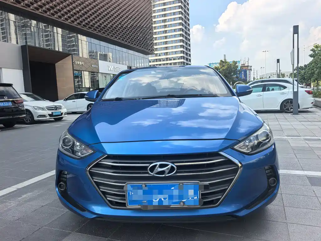Hyundai Elantra — миниатюра 5