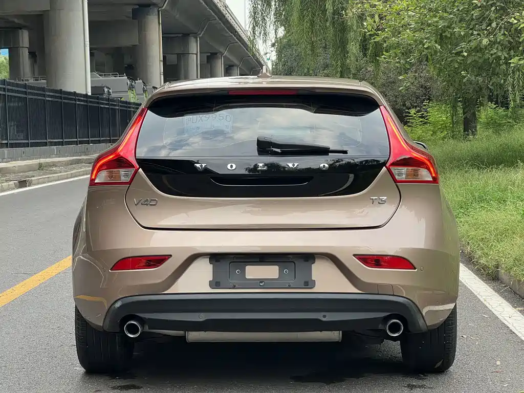 Volvo V40 — миниатюра 9