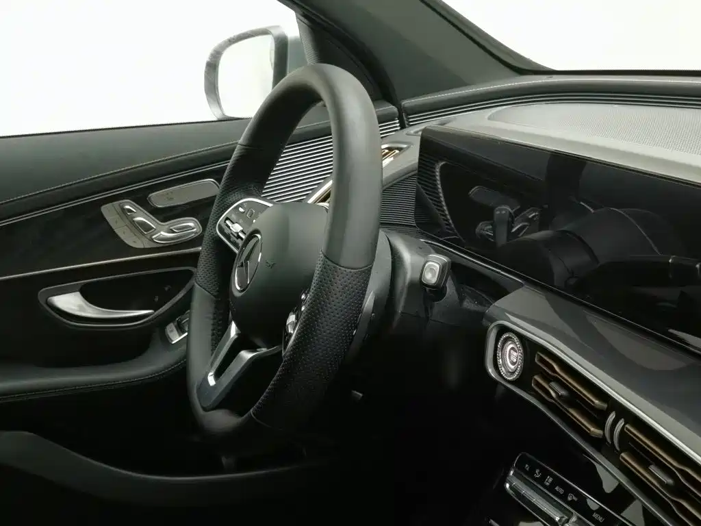 Mercedes-Benz EQC — миниатюра 22