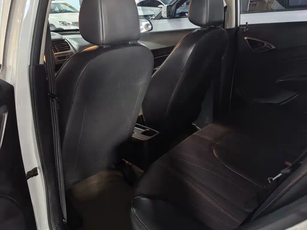 Chevrolet Sail — миниатюра 6