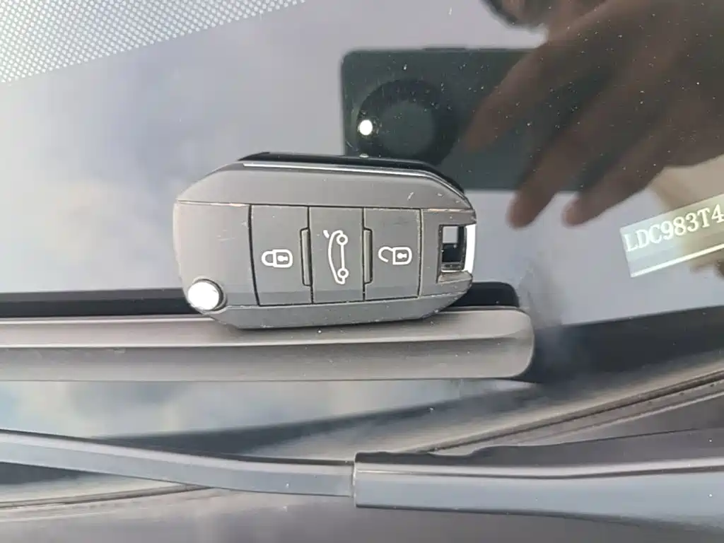 Peugeot 308 — миниатюра 9