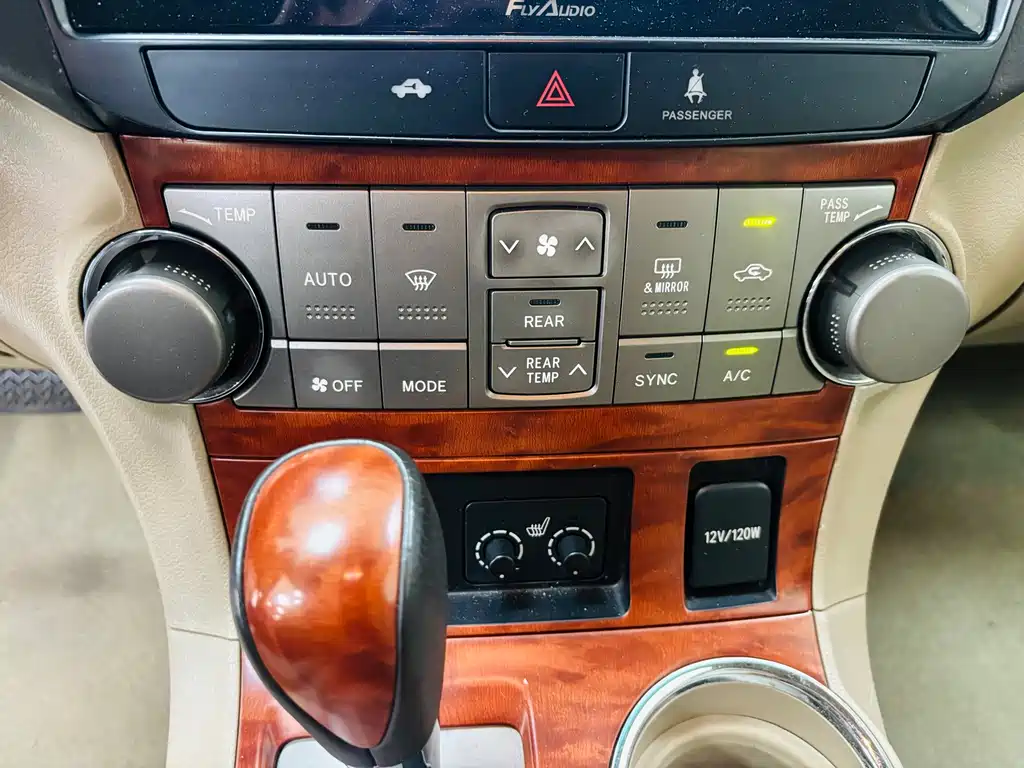 Toyota Highlander (Import) — миниатюра 16
