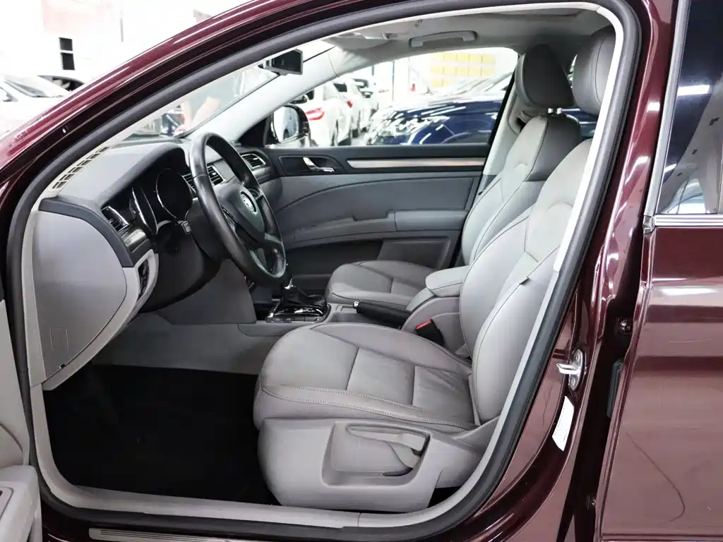 Skoda Superb — миниатюра 4