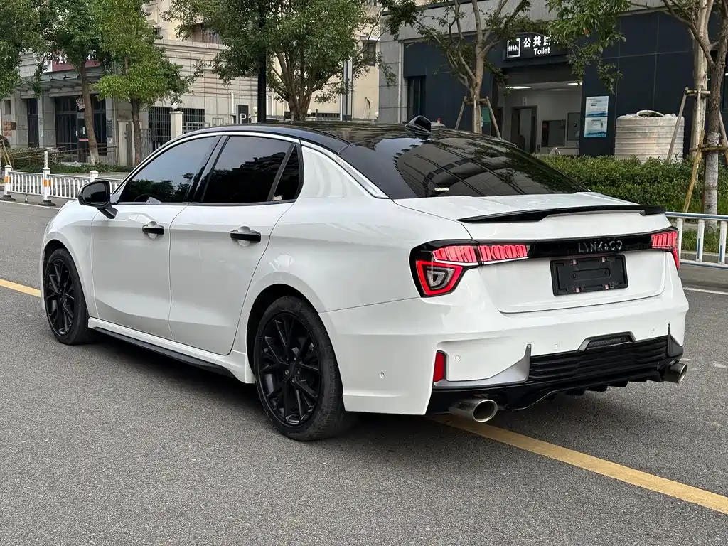 Lynk & Co 03 — миниатюра 7