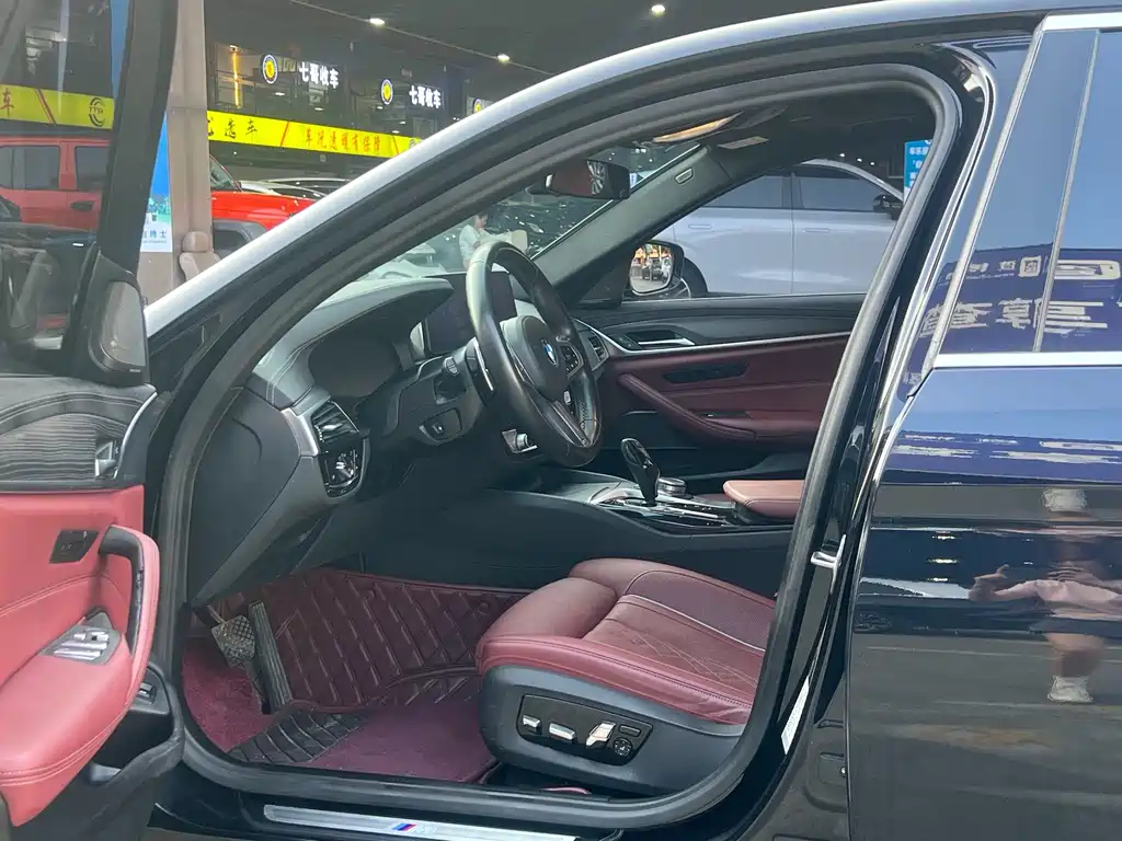 BMW 5 Series — миниатюра 5