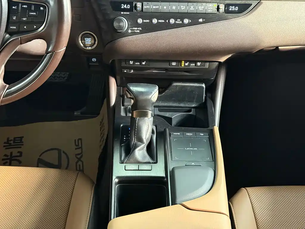Lexus ES — миниатюра 12