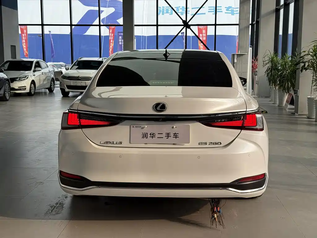Lexus ES — миниатюра 4