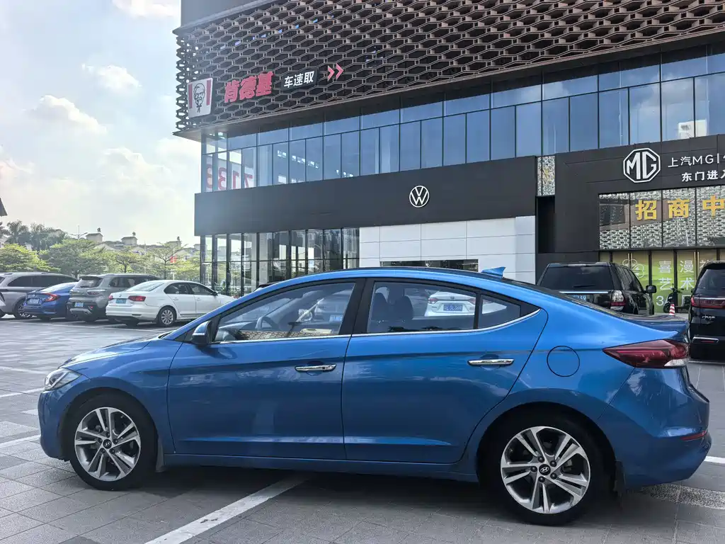 Hyundai Elantra — миниатюра 2
