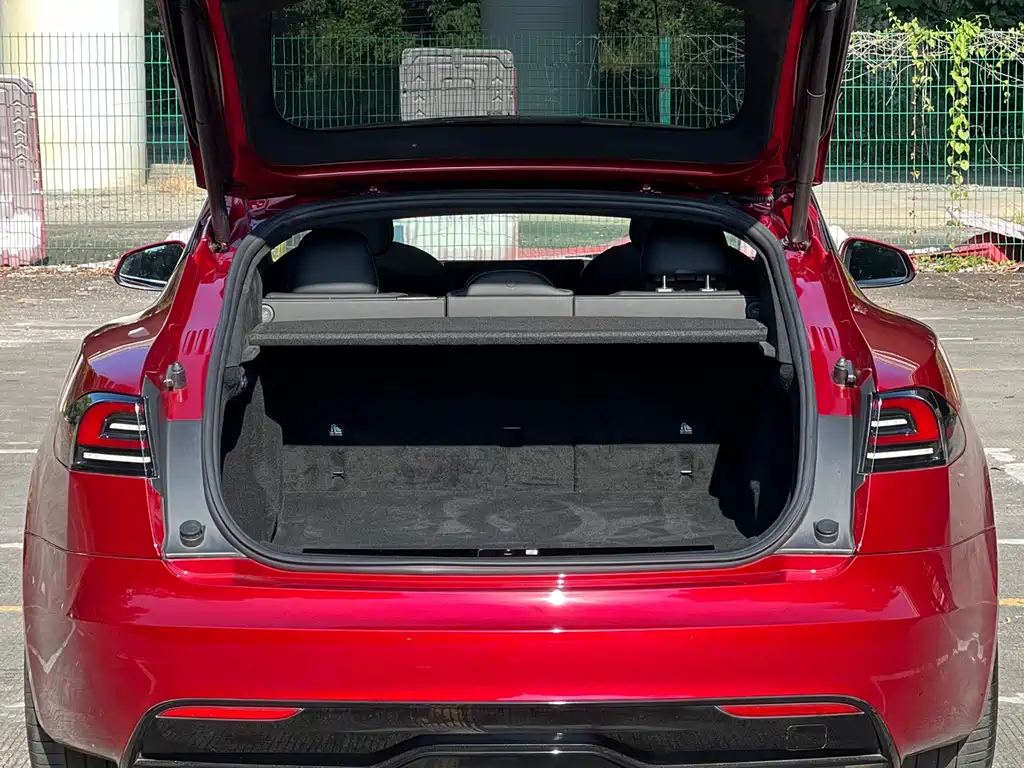 Tesla Model S — миниатюра 8