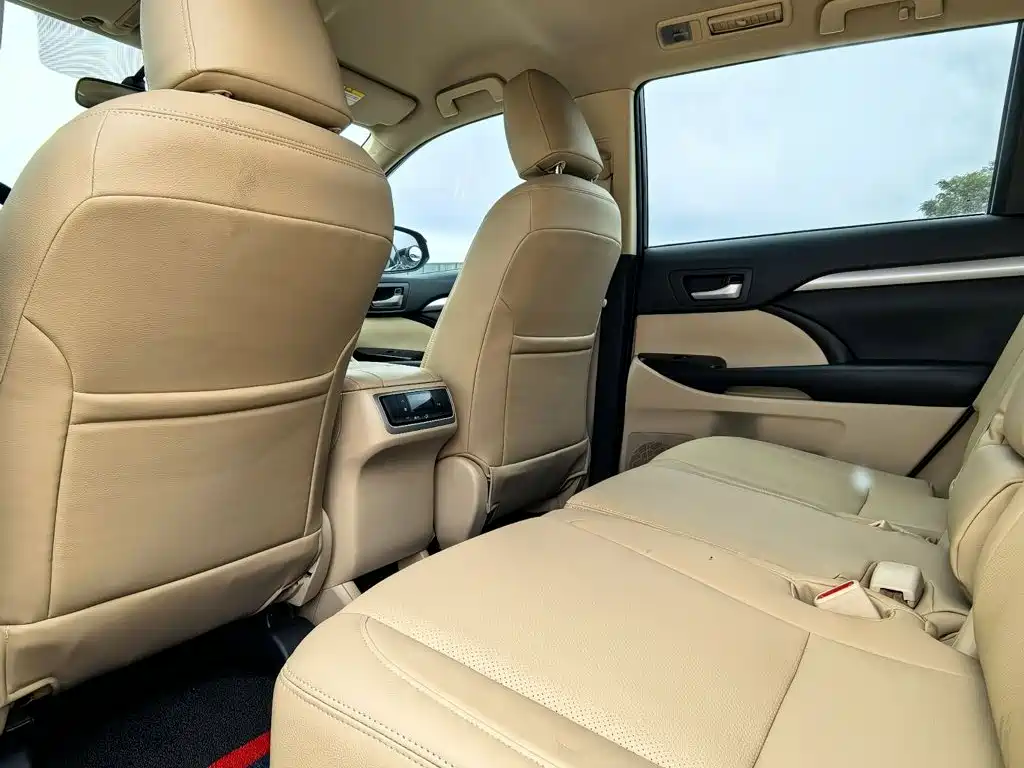 Toyota Highlander — миниатюра 10