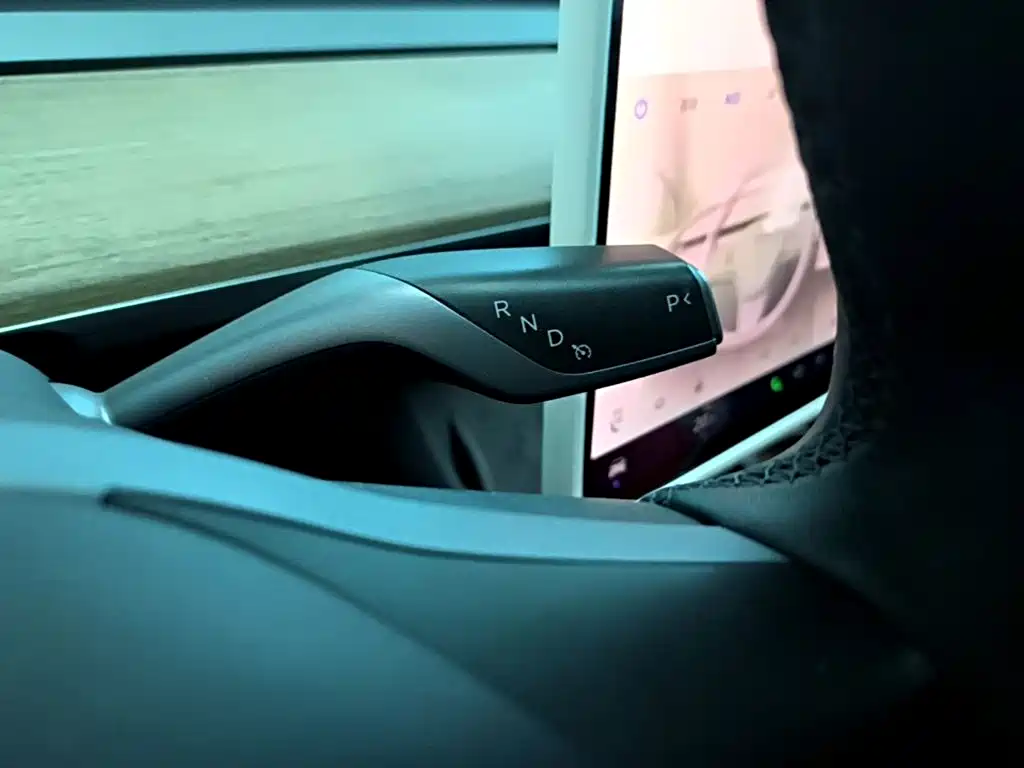 Tesla Model Y — миниатюра 14