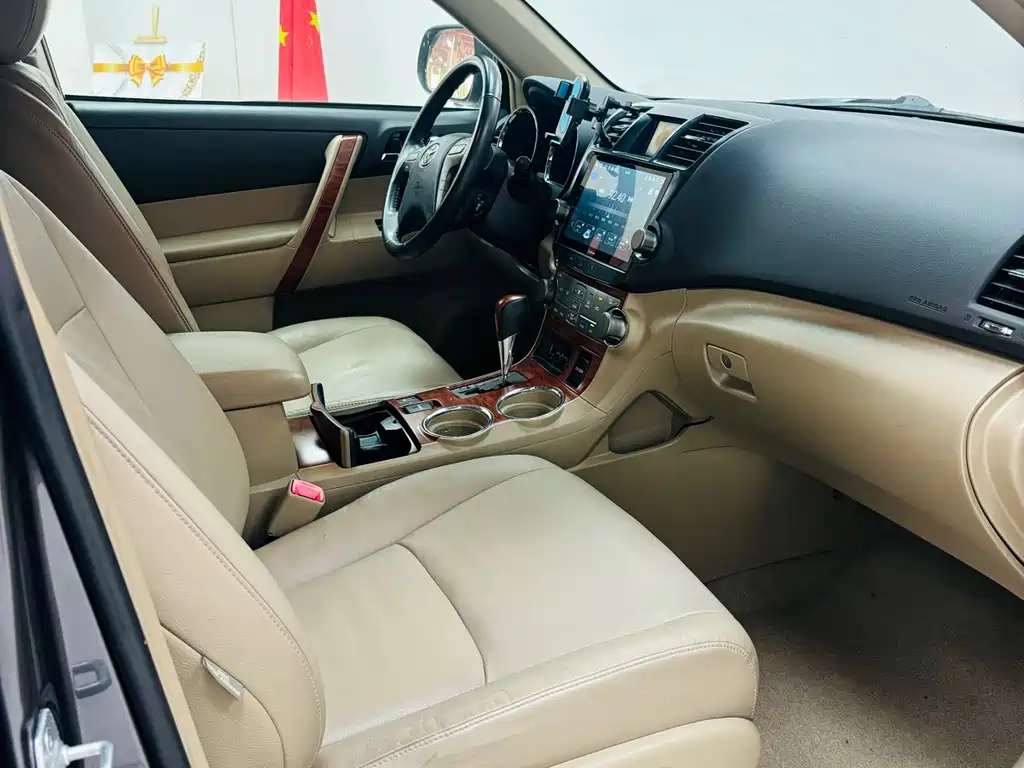 Toyota Highlander (Import) — миниатюра 8