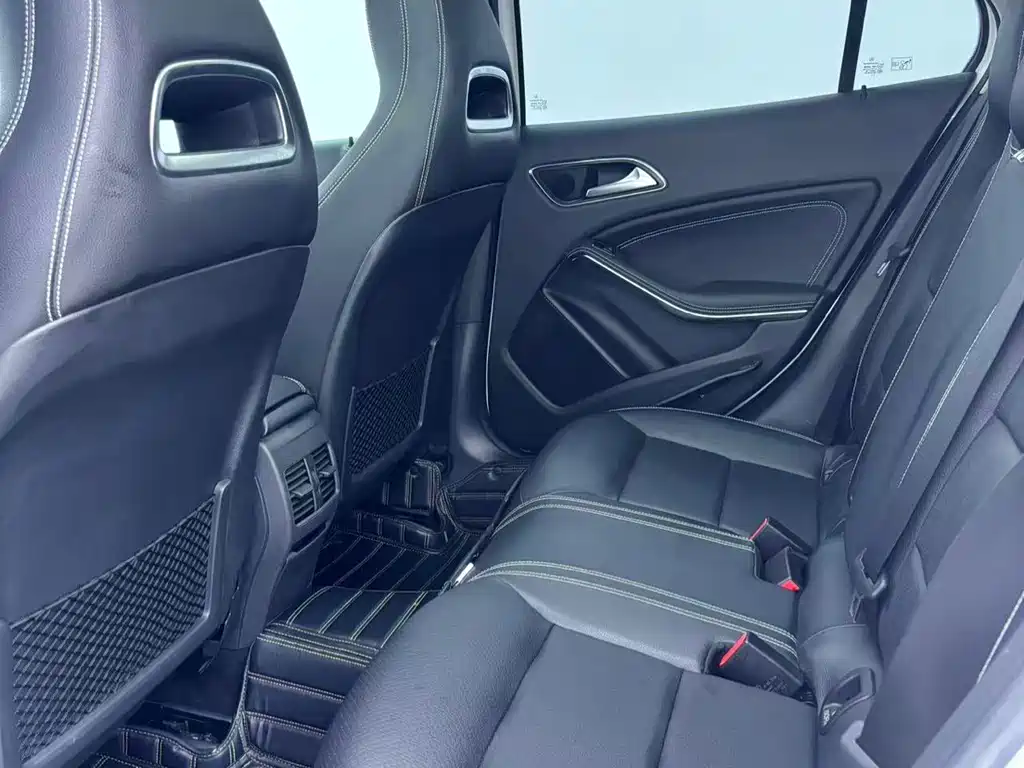Mercedes-Benz GLA — миниатюра 9