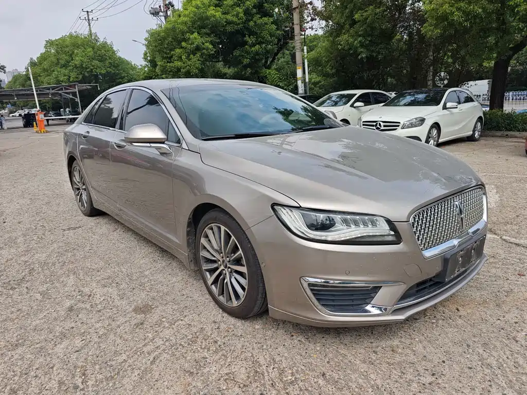 Lincoln MKZ — миниатюра 3