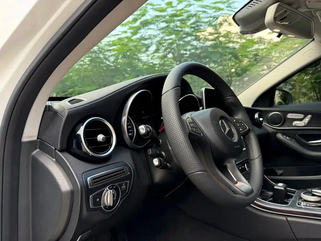 Mercedes-Benz C-Class — миниатюра 10