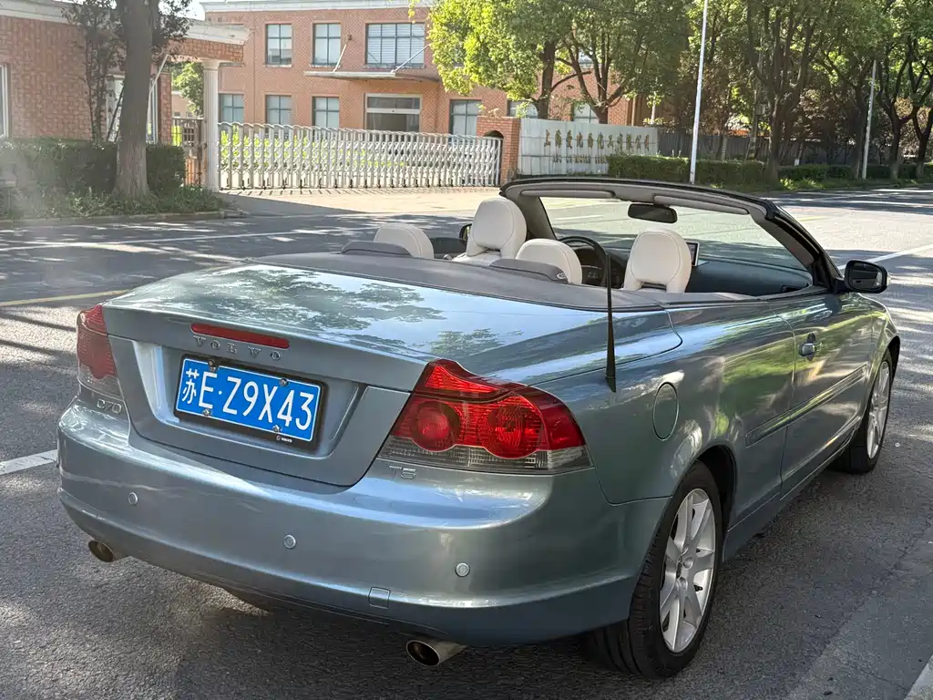 Volvo C70 — миниатюра 2
