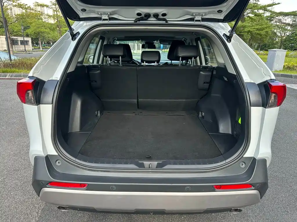 Toyota RAV4 — миниатюра 21