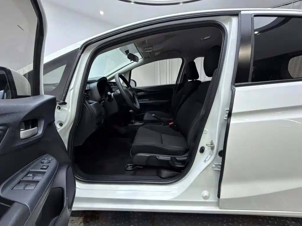 Honda Fit — миниатюра 10