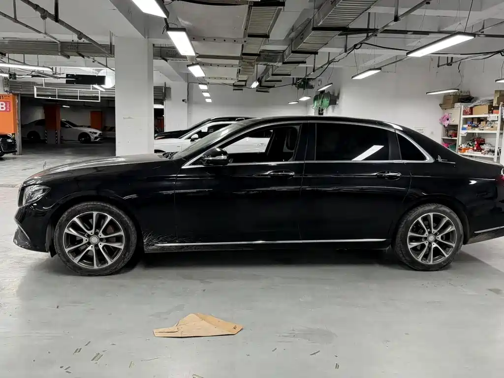Mercedes-Benz E-Class — миниатюра 6