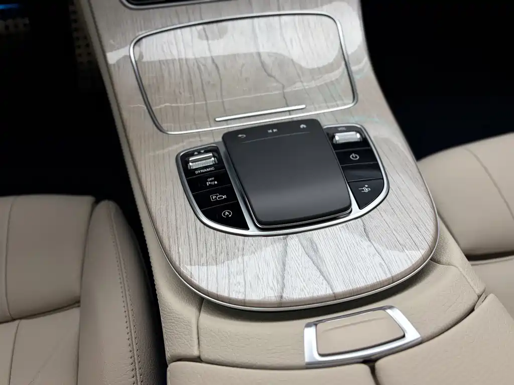 Mercedes-Benz E-Class (Import) — миниатюра 17