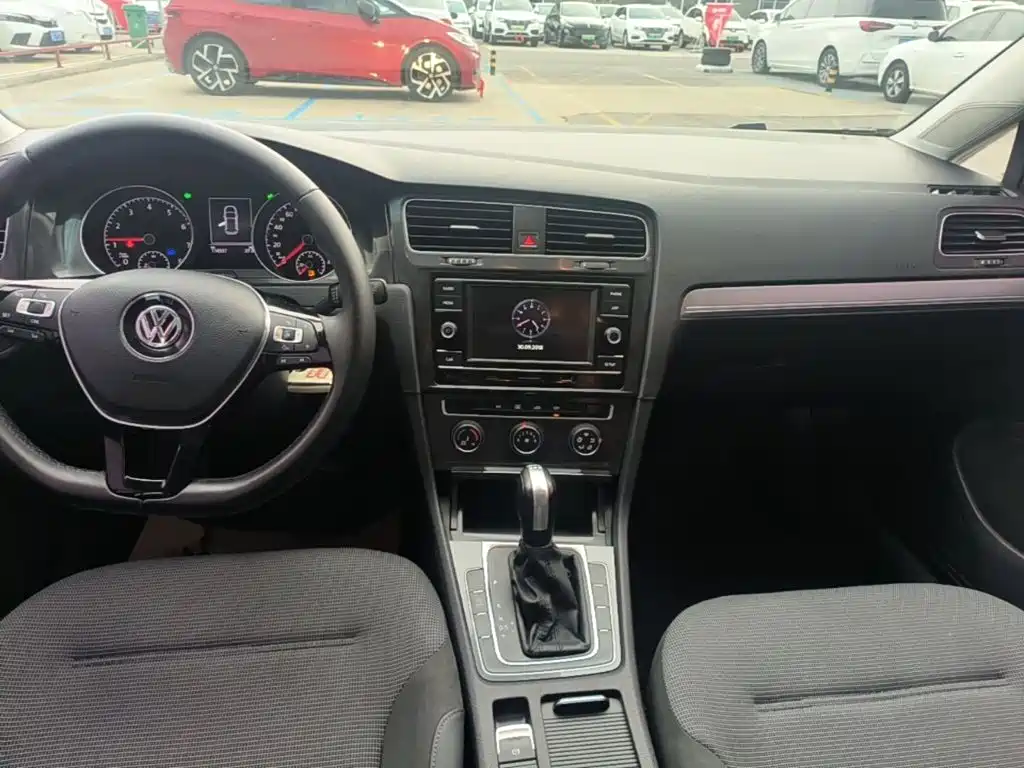 Volkswagen Golf — миниатюра 10