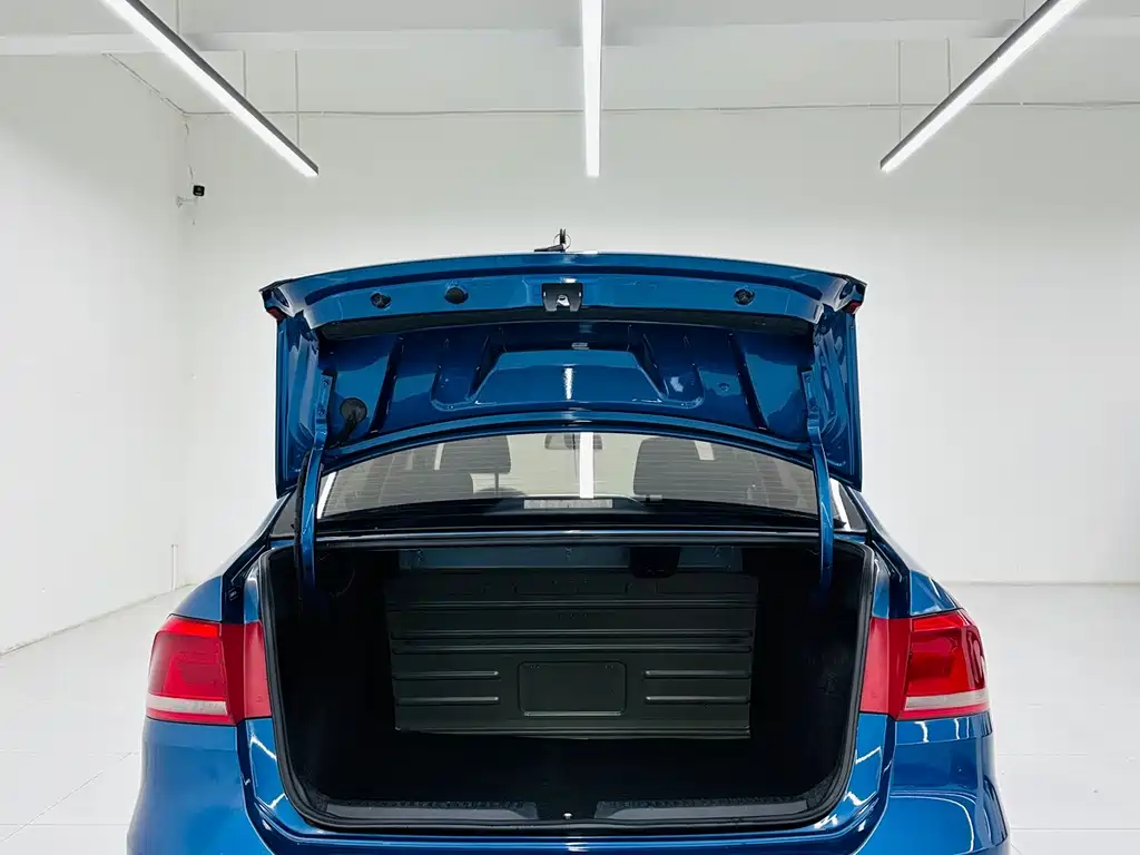 Volkswagen Santana — миниатюра 18