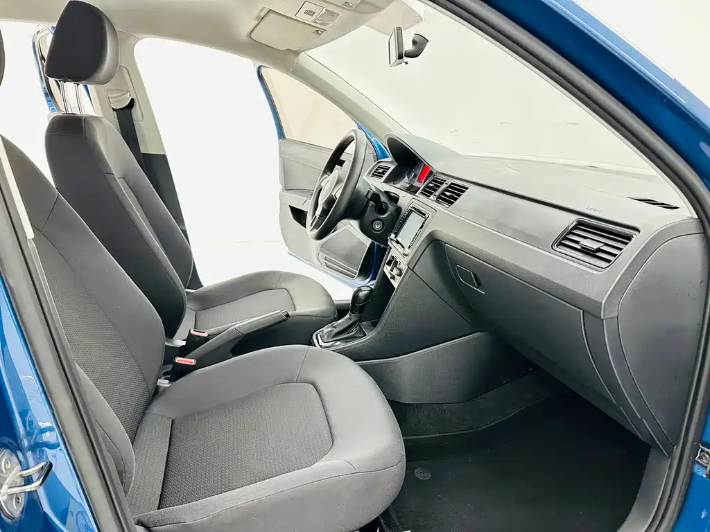 Volkswagen Santana — миниатюра 10