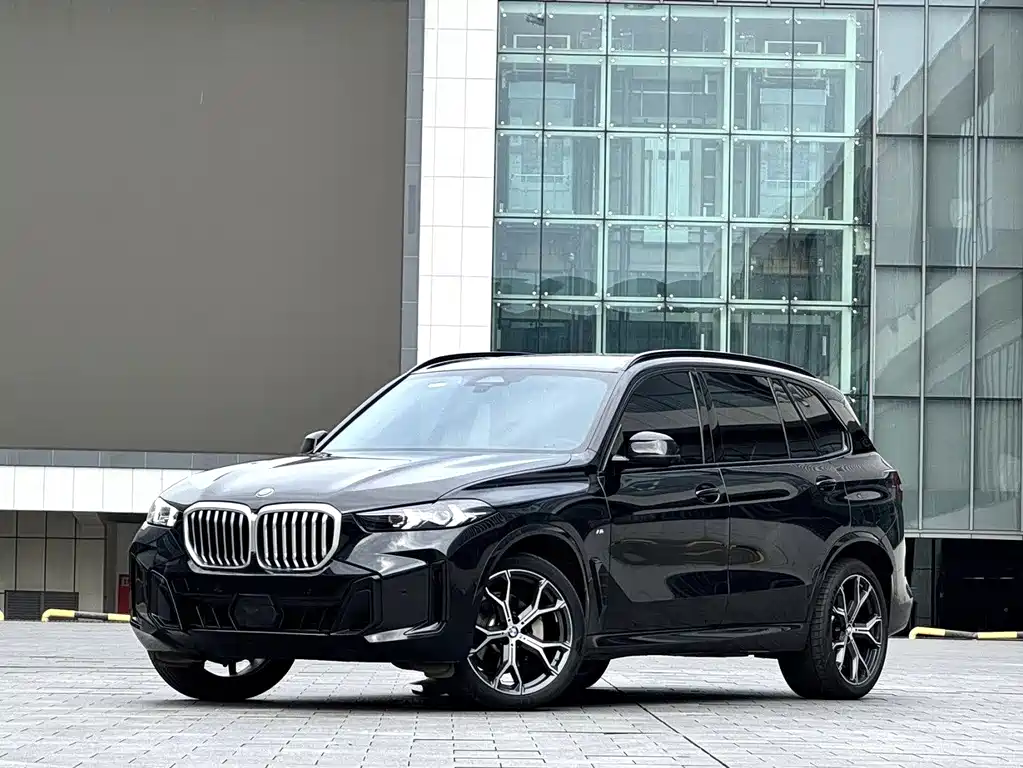 BMW X5 2023 xDrive 30Li Premium M Sport