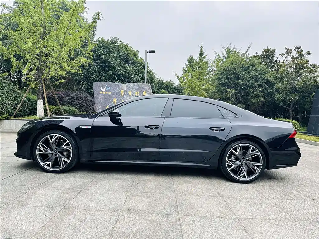 Audi A7L — миниатюра 4