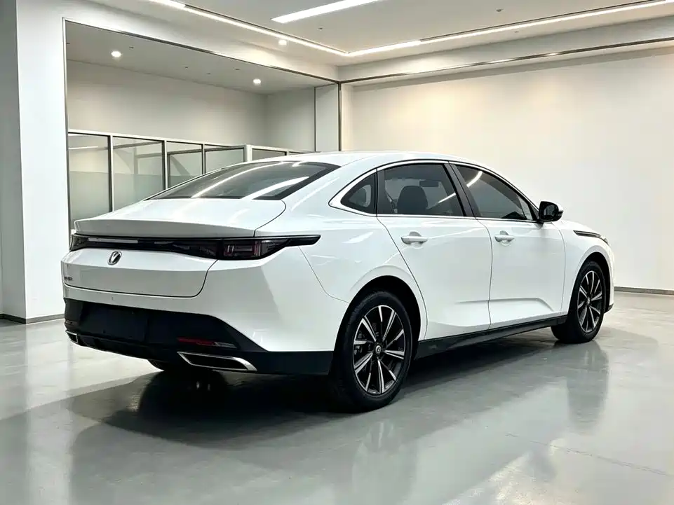 Changan Eado — миниатюра 7
