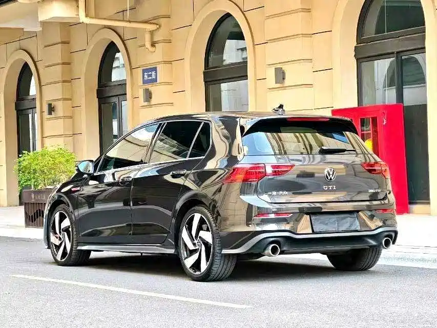 Volkswagen Golf GTI — миниатюра 9