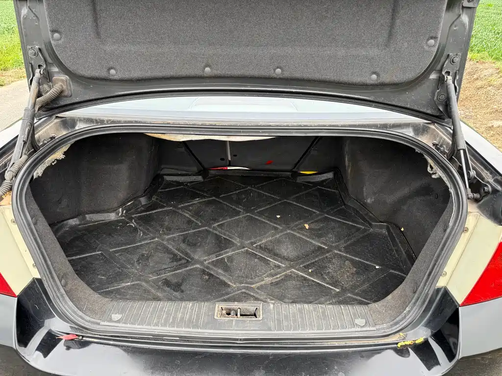 Chevrolet Epica — миниатюра 13