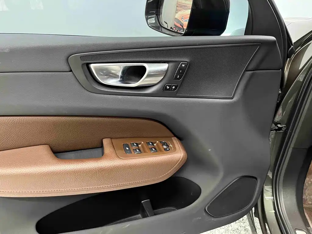 Volvo XC60 — миниатюра 6