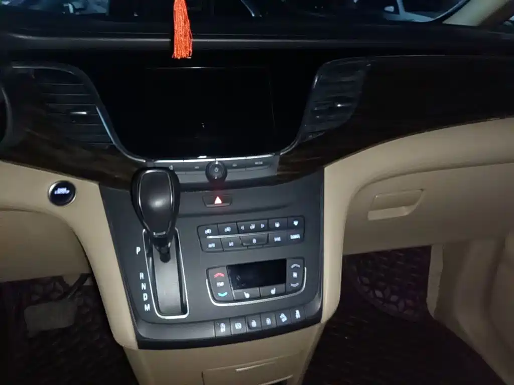 Buick GL8 — миниатюра 13