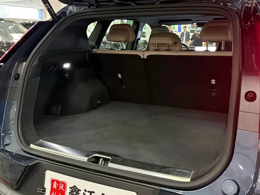 Volvo XC70 PHEV — миниатюра 16