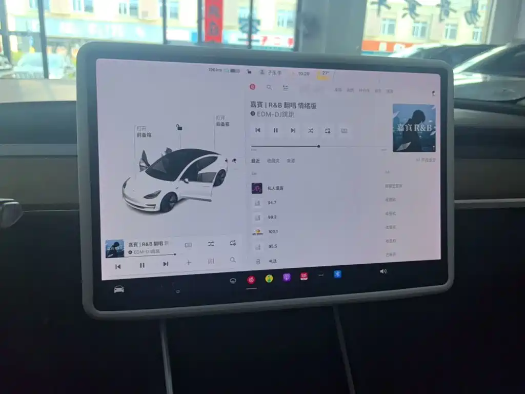 Tesla Model 3 — миниатюра 13