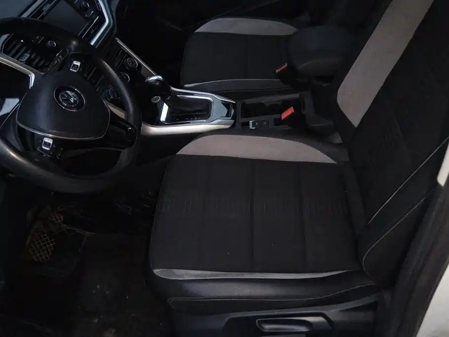 Volkswagen T-Roc — миниатюра 9