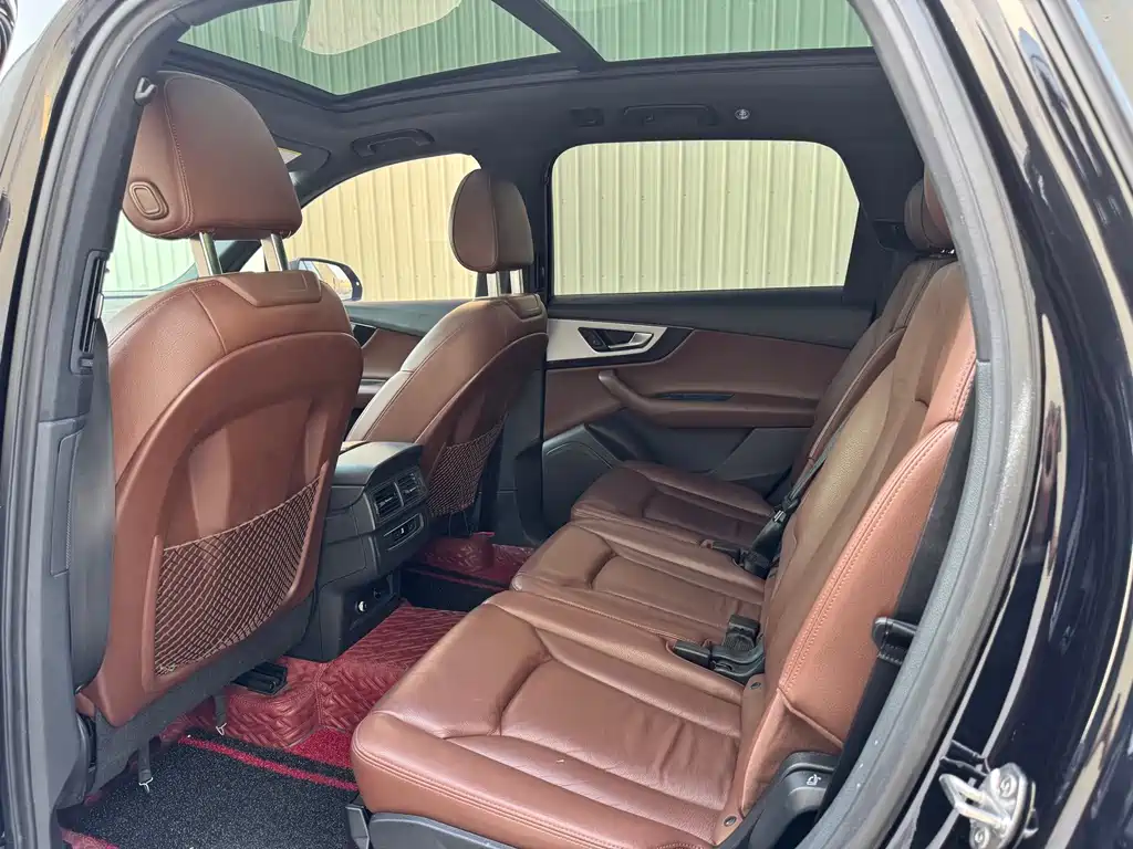 Audi Q7 — миниатюра 11