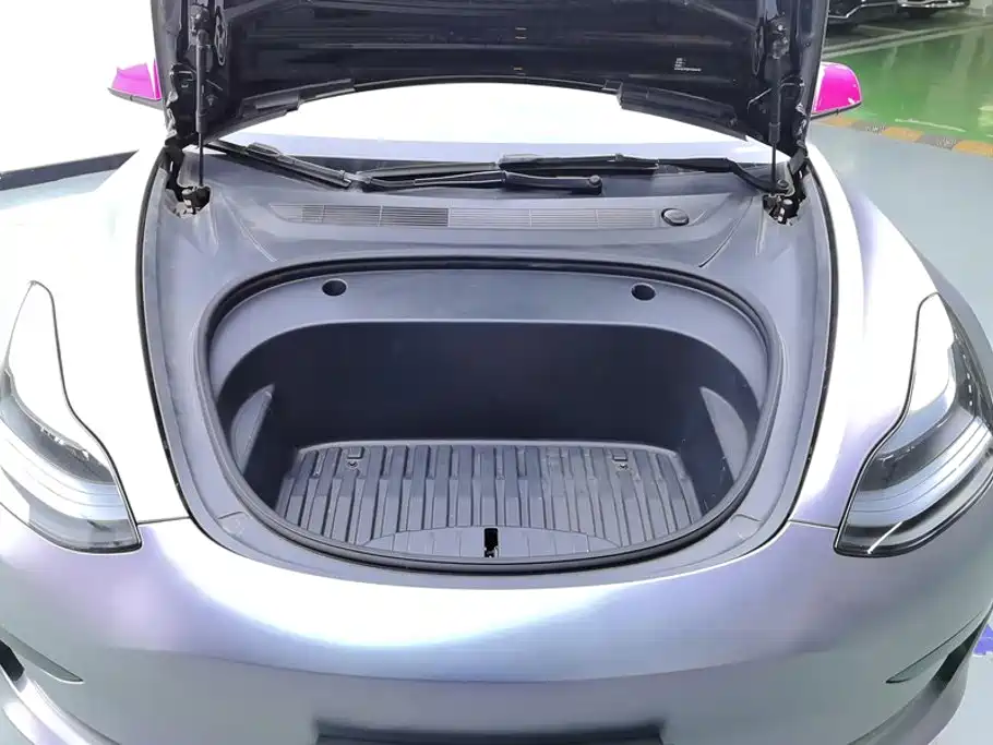 Tesla Model 3 — миниатюра 10